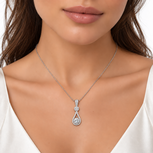 Yassi rhodium necklace worn by a model