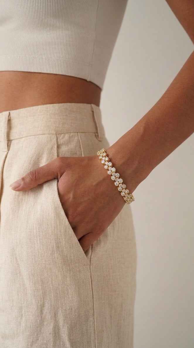 Elegant 18ct Gold Plated Tennis Bracelet – The Famous Sparkle Accessory
