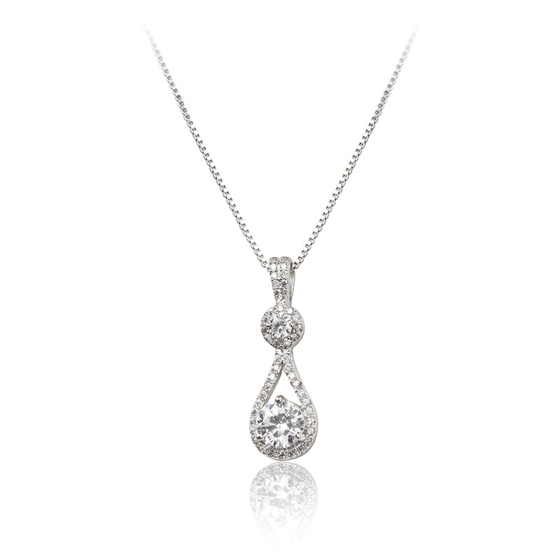 A glamorous platinum finished, rope inspired dazzling cubic zirconia pendant and chain.