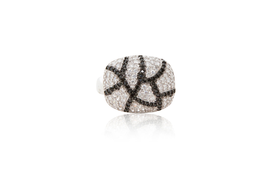 A 925 sterling silver contemporary cocktail ring, beautifully encrusted with a crackle effect of black and clear brilliant cubic zirconia stones.